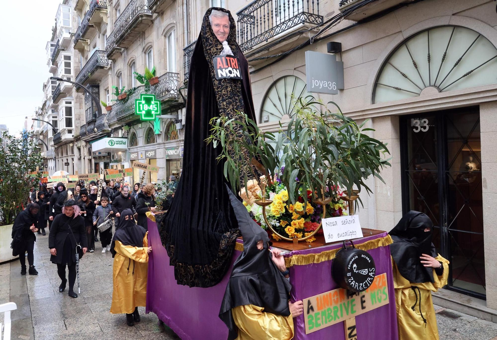 Comitiva fúnebre y premios del desfile finalizan el Carnaval en Vigo