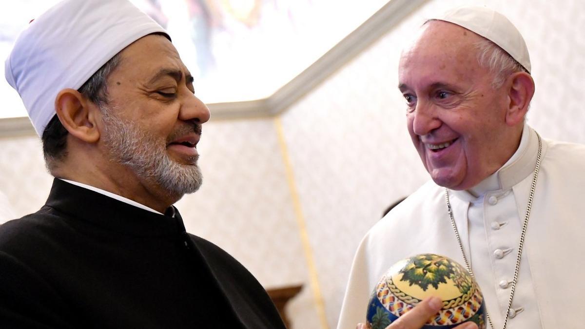 El Papa recibe al Gran Iman de Al-Azhar Sheikh Ahmed Al-Tayeb, este viernes.