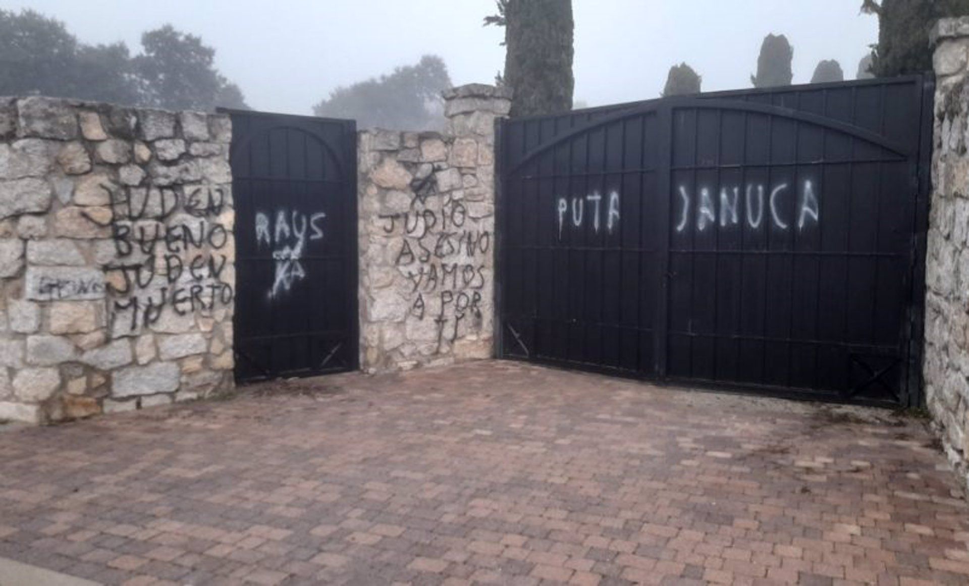 Ataque vandálico en el cementerio judío de Madrid.