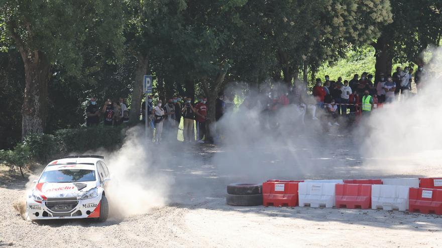 El espectáculo del Rallye Rías Baixas se apodera de O Castro