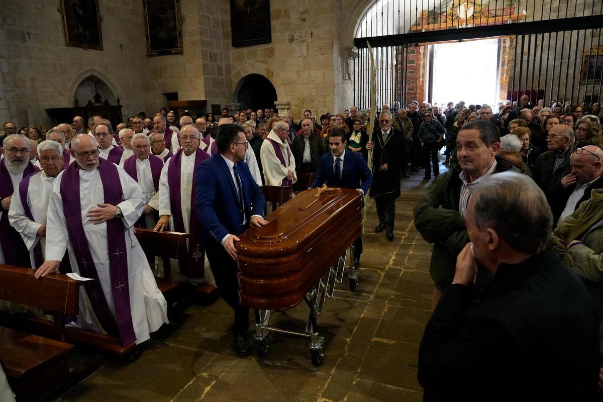 GALERÍA | La iglesia de San Ildefonso, abarrotada para despedir a José Ángel Rivera de las Heras
