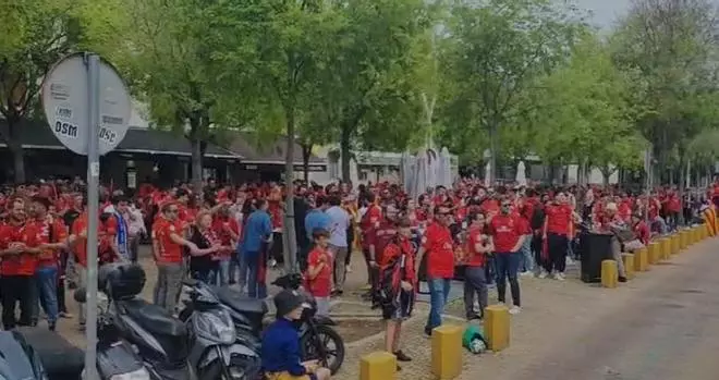 Los aficionados del Mallorca toman Sevilla antes de la final de la Copa del Rey