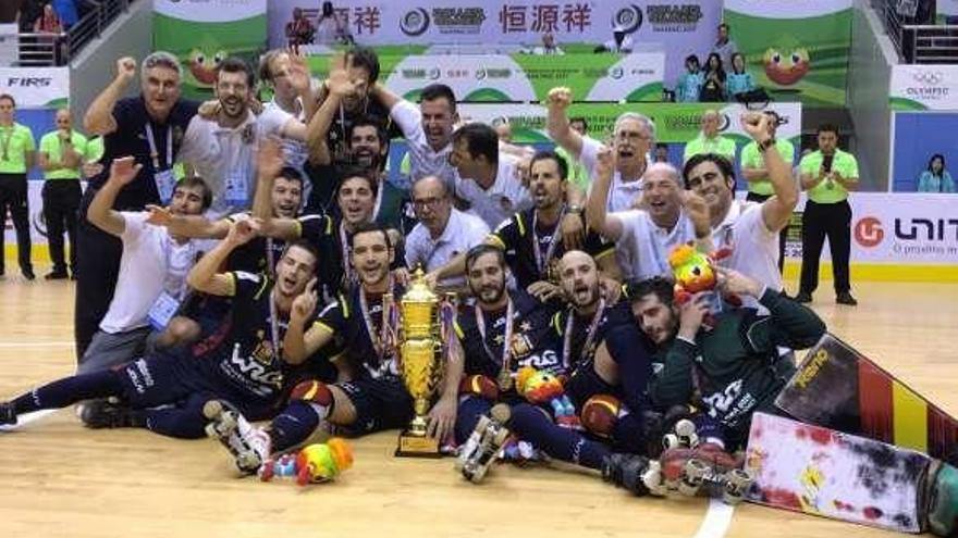 La selección celebra el oro mundial.