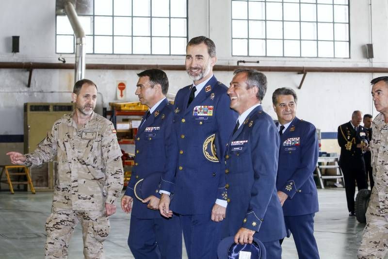 Fotogalería de la visita de Felipe VI a la Base Aérea de Zaragoza