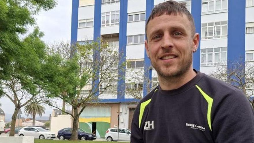 Abraham Rodríguez, tapiego de 34 años: "Llegaron a pedirme por un alquiler en la villa entre 800 y 900 euros; eso echa para atrás a cualquiera"