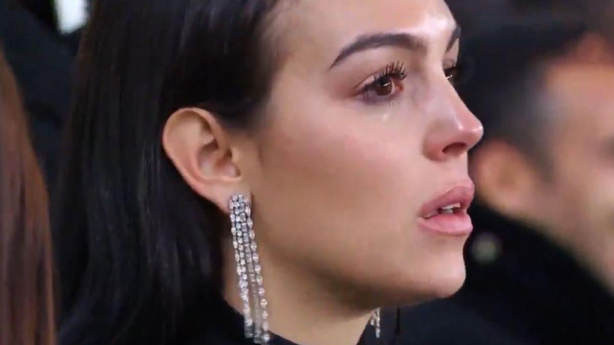 Georgina llorando