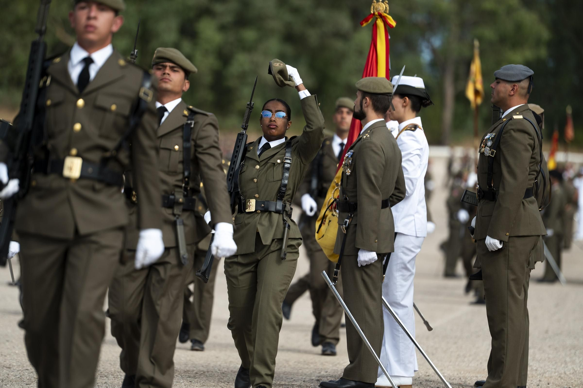 EN IMÁGENES | Multitudinaria jura de bandera en Cáceres con récord de mujeres soldado