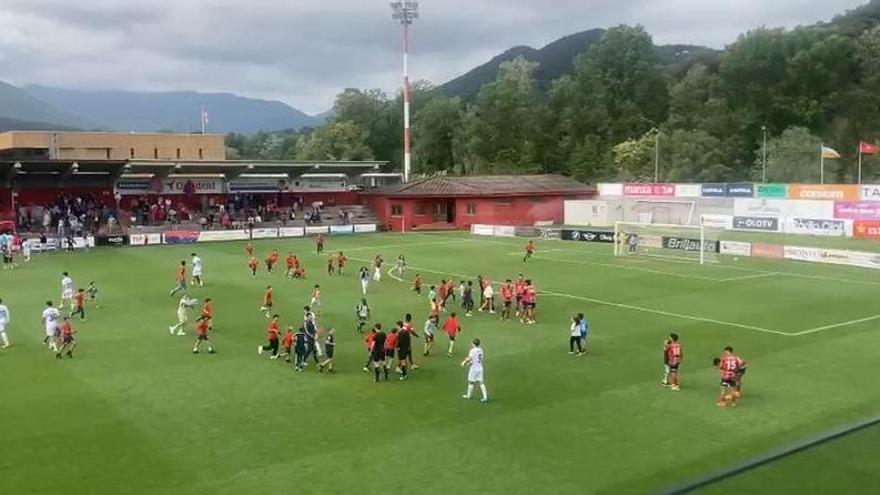 Vídeo: L'Olot celebra la permanència