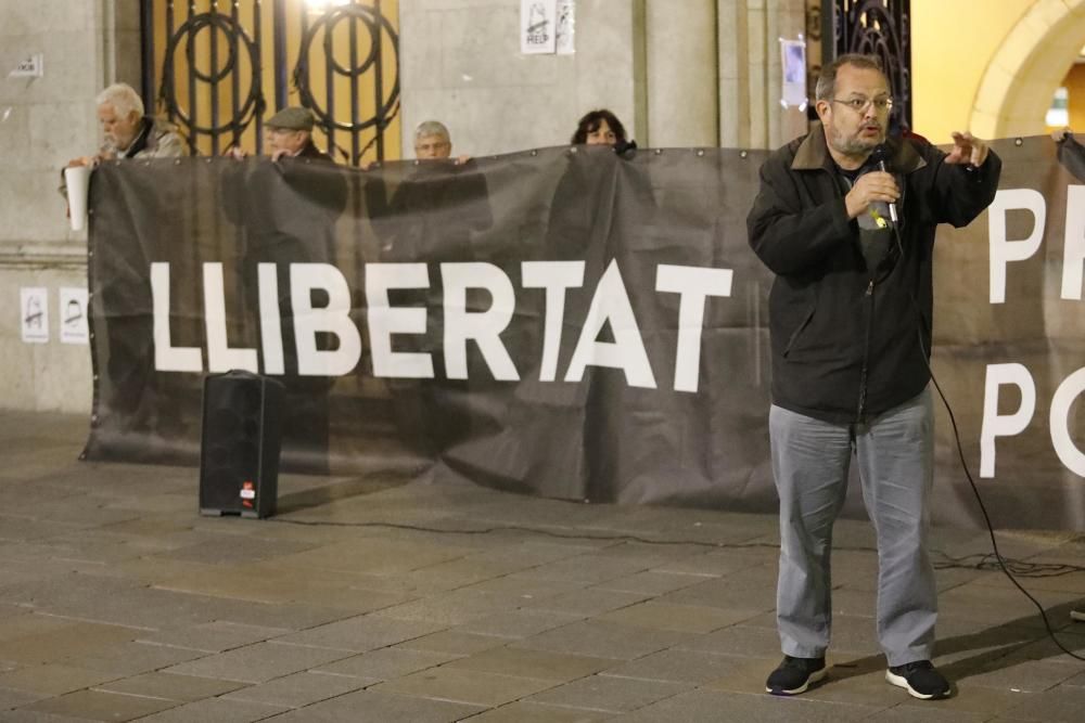 Nova concentració a Girona per demanar l'alliberament dels presos