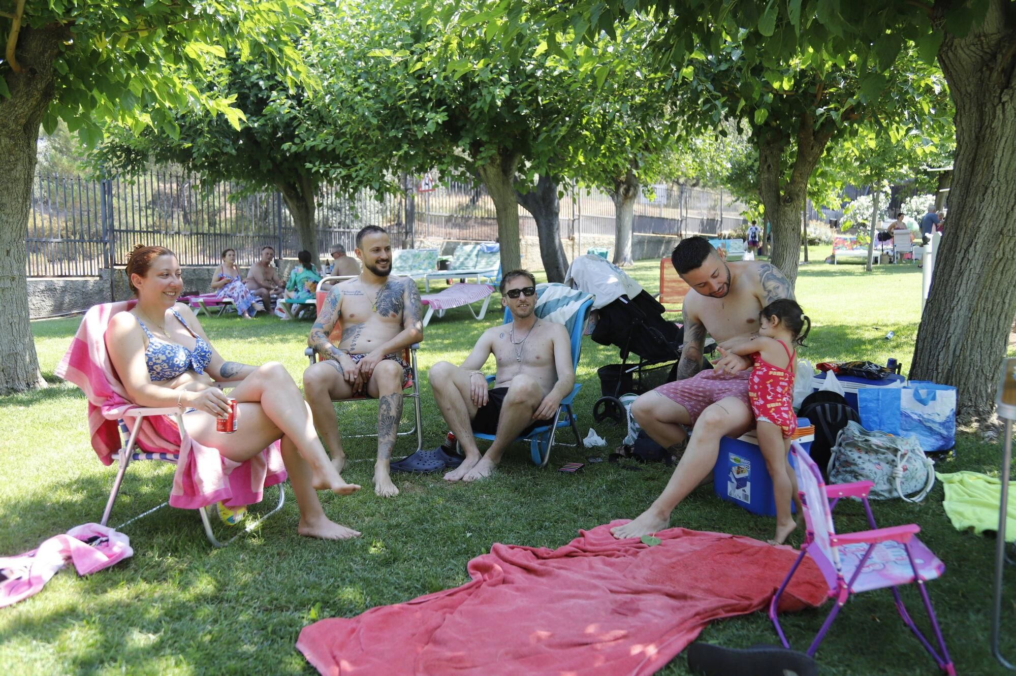 Domingo de piscina en Assuan y Las Dos Columnas