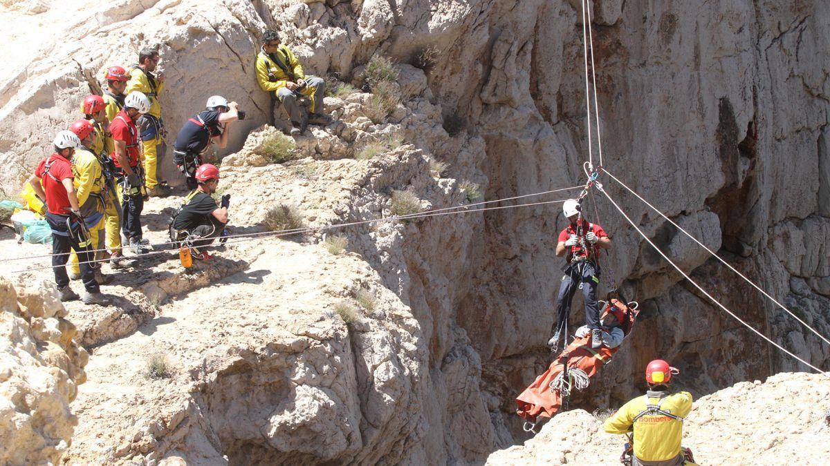Grave un joven de 20 años tras precipitarse en Ibiza