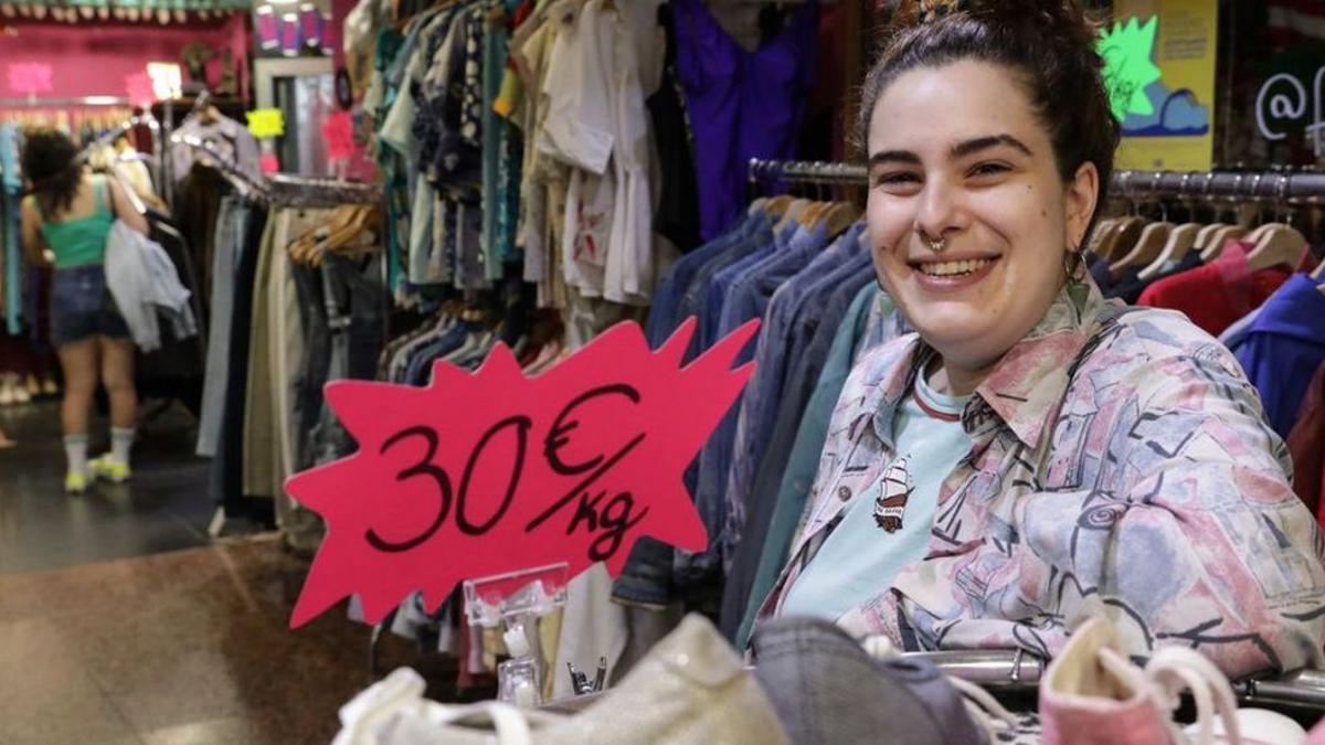La ropa se compra al kilo las tiendas de segunda mano toman fuerza Diario de Ibiza