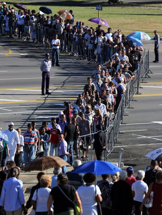 Los cubanos empiezan a despedirse de Fidel Castro