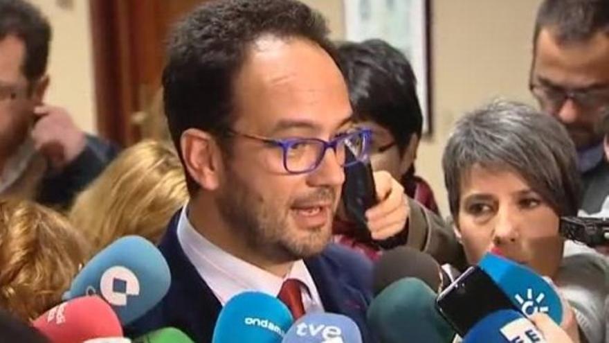 El PSOE contesta a Rajoy: “No es no, que deje de tener sueños”