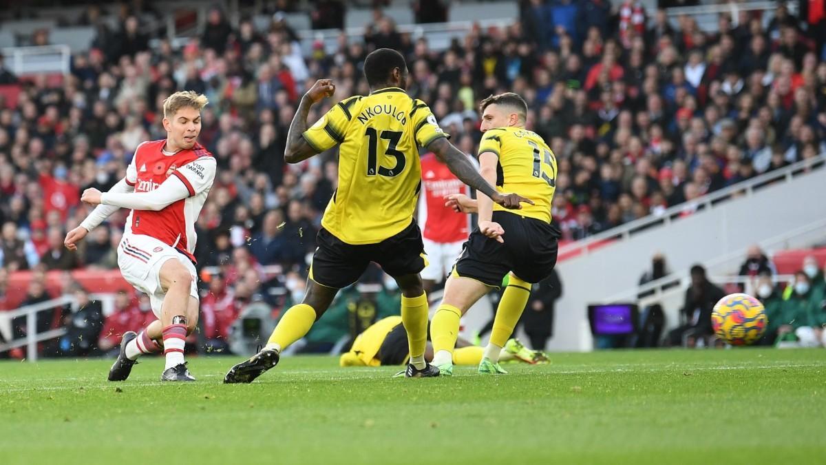 Smith Rowe en la acción del gol del Arsenal