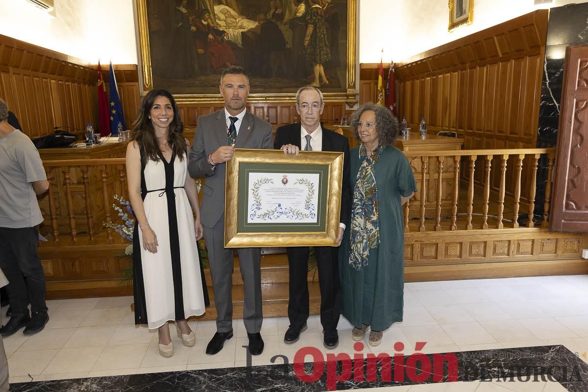 Así se ha vivido el emocionante acto del nombramiento de 'Hijo Predilecto' de Caravaca al doctor Juan Manuel Laborda