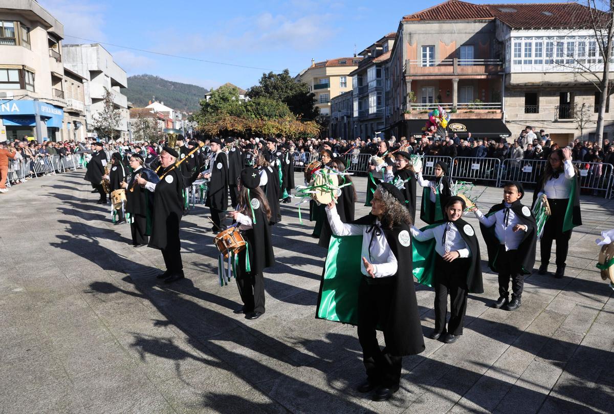Actuaciones de rondallas y entrega de distinciones a rondalleiros mayores
