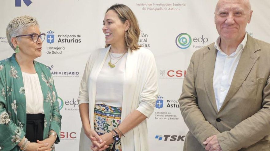 Por la izquierda, Concepción Saavedra, consejera de Salud del Principado; Guadalupe Hernández, directora de la Territorial Noroeste del BBVA; y Faustino Blanco, director de FINBA | LNE
