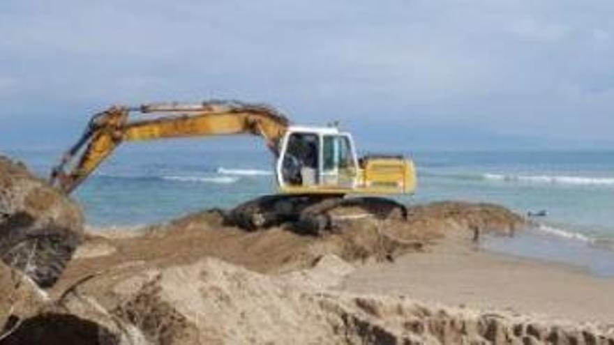 Costes desmantella la piscifactoria de la platja de Sant Pere Pescador