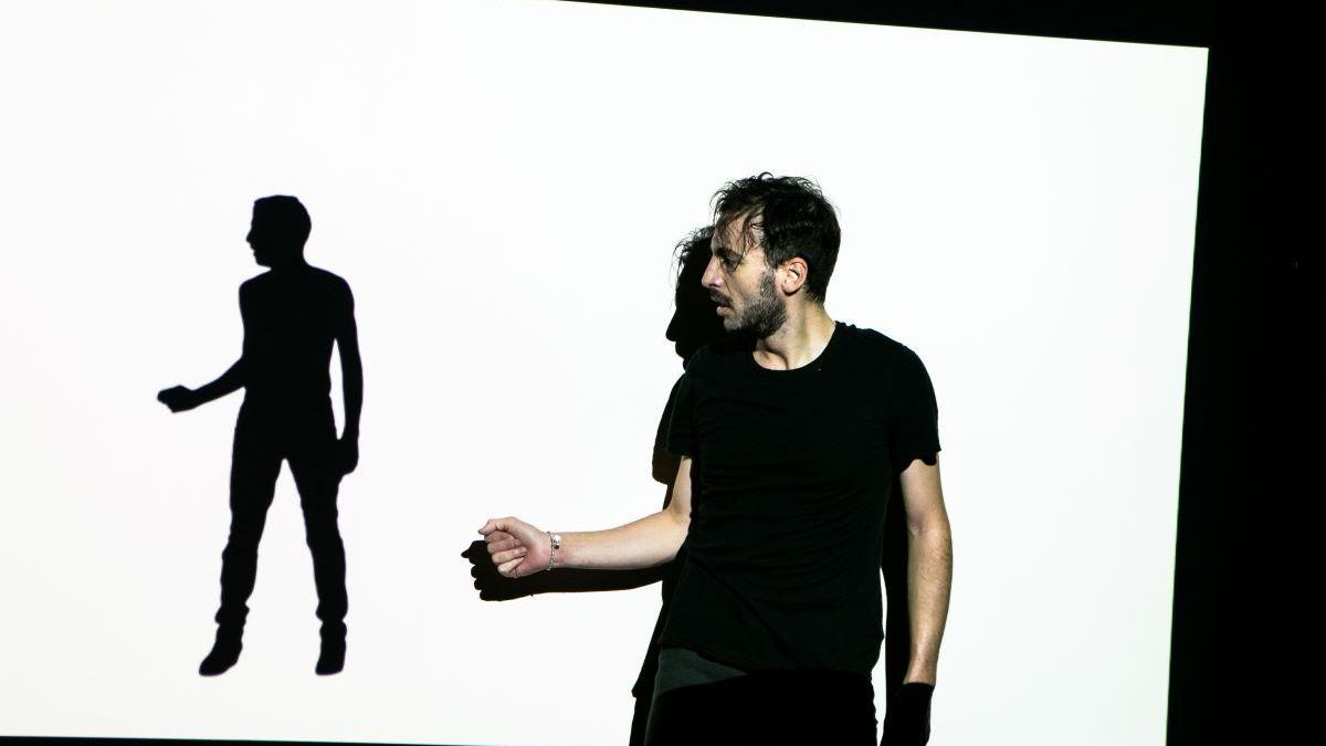 Marco Flores.