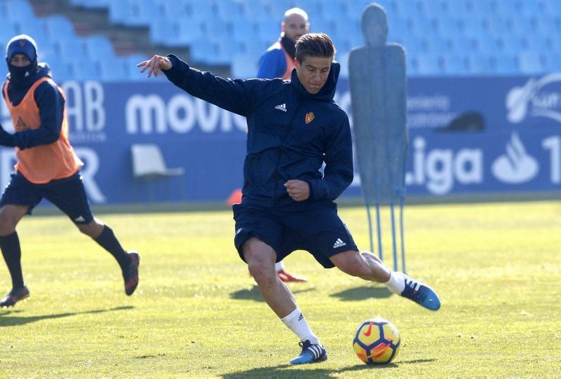 Entrenamiento a puerta abierta del Real Zaragoza en La Romareda