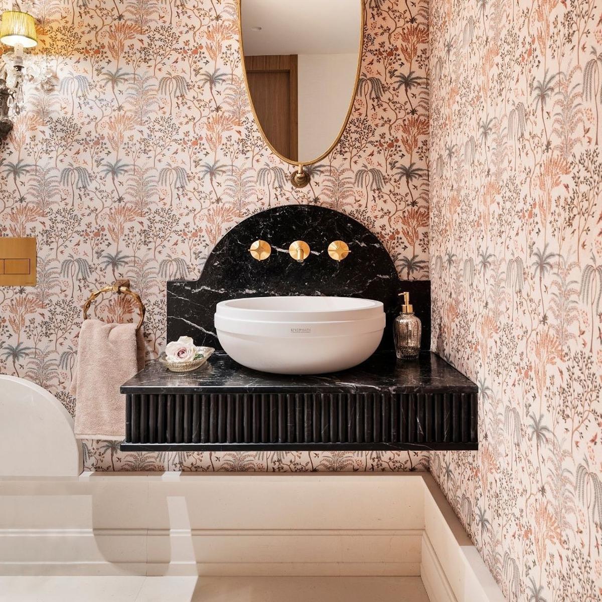 Lavabo del baño de Tamara Falcó en su nuevo ático en Madrid