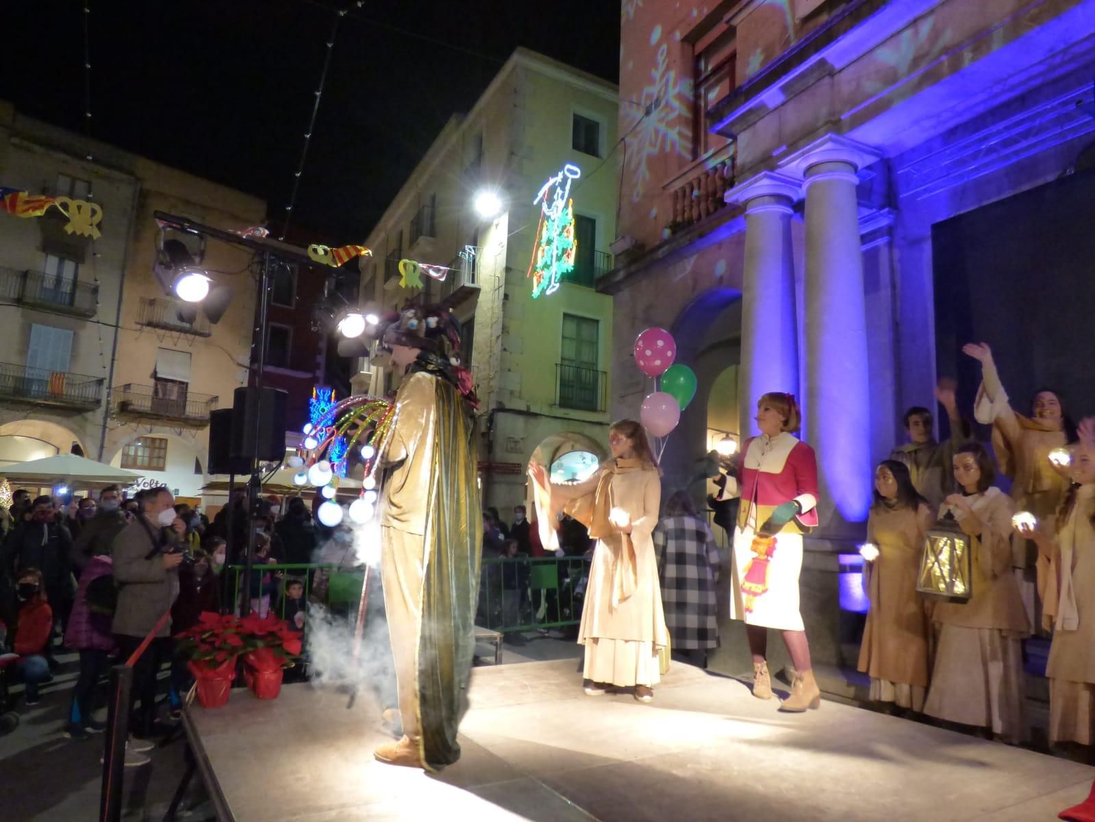 Figueres transforma els seus carrers i places en un conte de Nadal