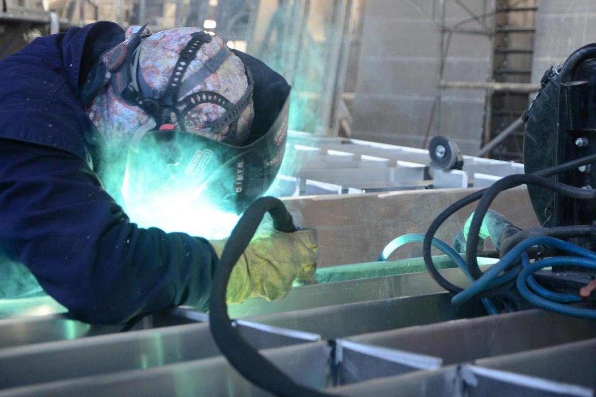 Trabajos de soldadura en un astillero de la comarca de O Morrazo.