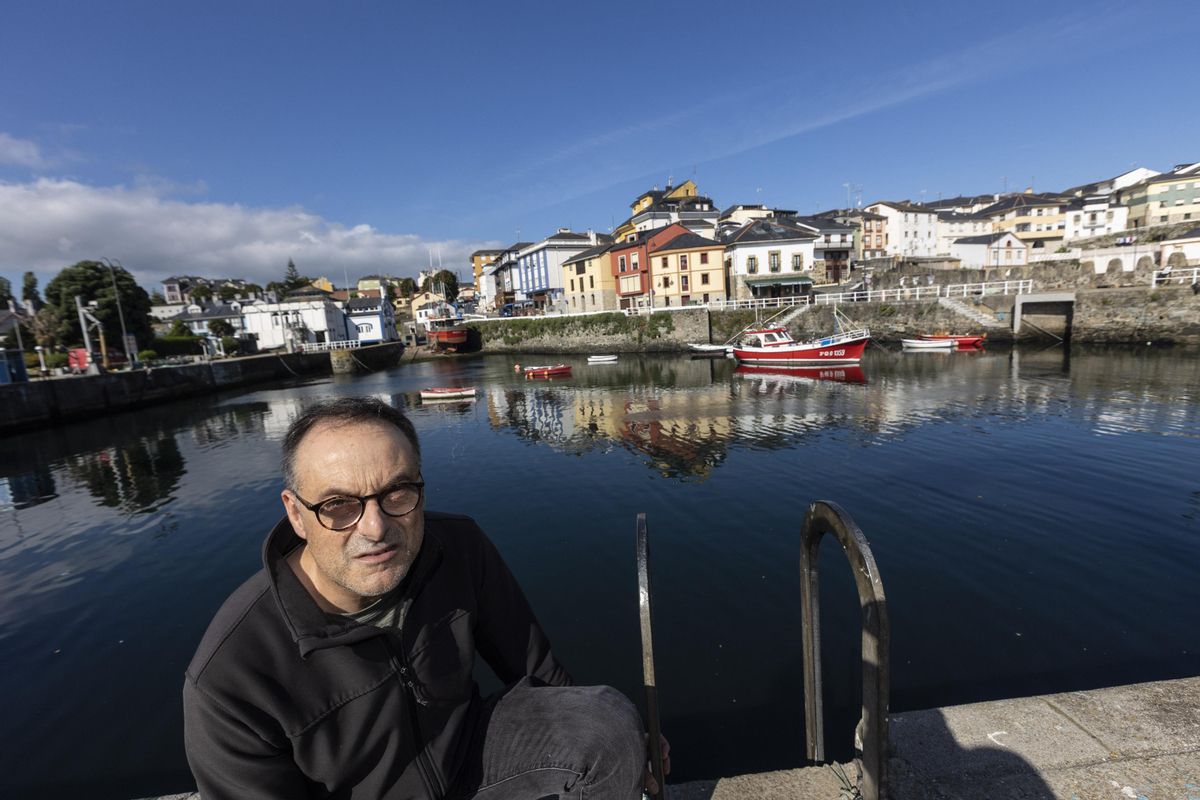 Ángel Méndez, bibliotecario y secretario de la Fundación Amigos de la Historia de Puerto de Vega.