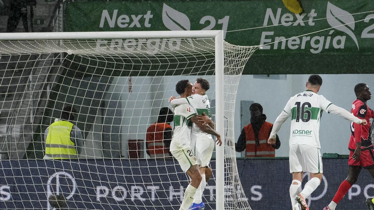 El Elche derrumba al Rayo Vallecano.