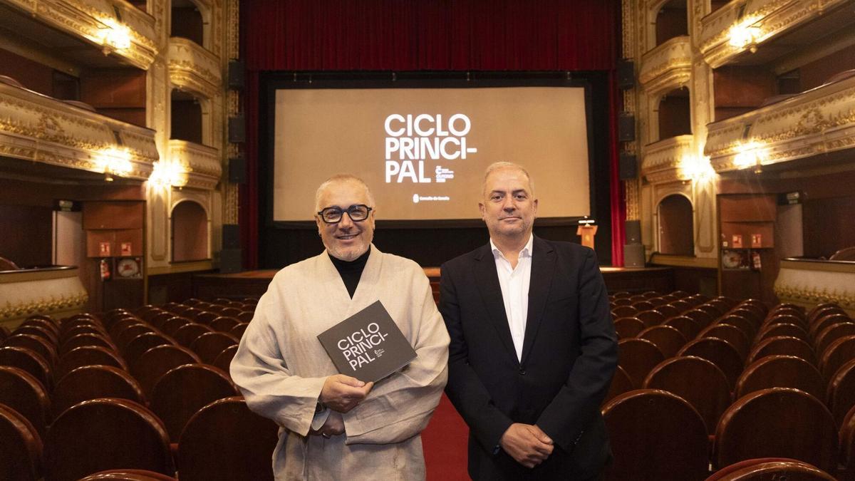 El director del Teatro Rosalía de Castro, Paulo Rodríguez, junto al concejal de Cultura y Turismo, Gonzalo Castro.