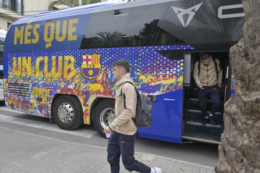 Llegada del Barça a Elche para el partido de esta noche en el Martínez Valero (21:00 horas)