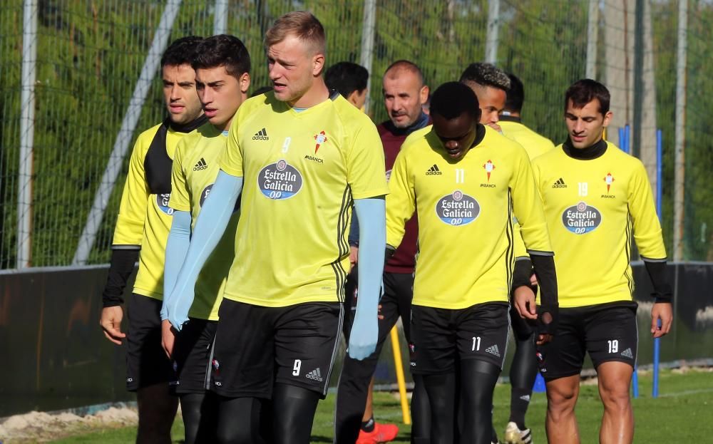 Berizzo dirige en A Madroa y a puerta cerrada el último entrenamiento de los celestes antes de medirse al Valencia