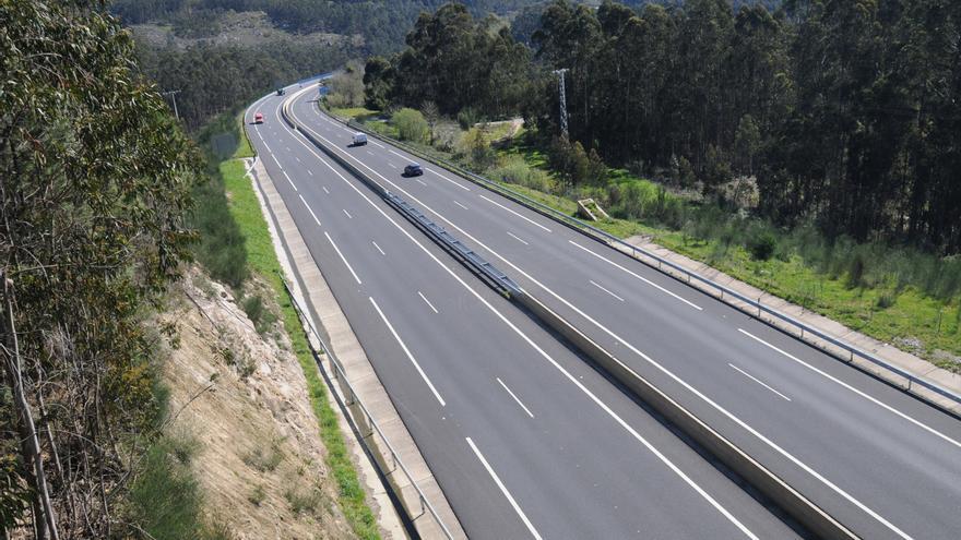 Muere una mujer en un accidente en la A-6 a su paso por Guitiriz