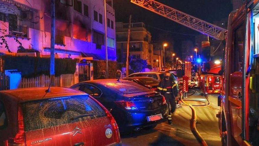 Fallece una mujer en el incendio de su casa en El Campello.