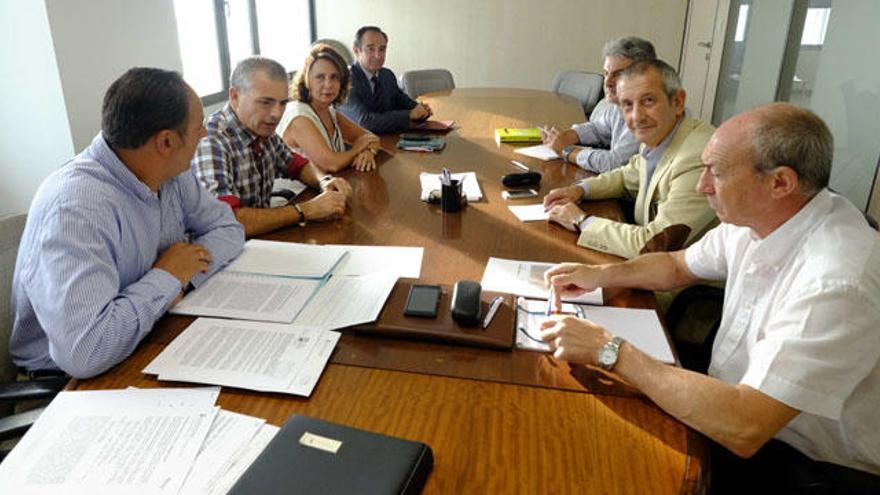 Una imagen de la reunión de ayer, con Andrade a la izquierda.