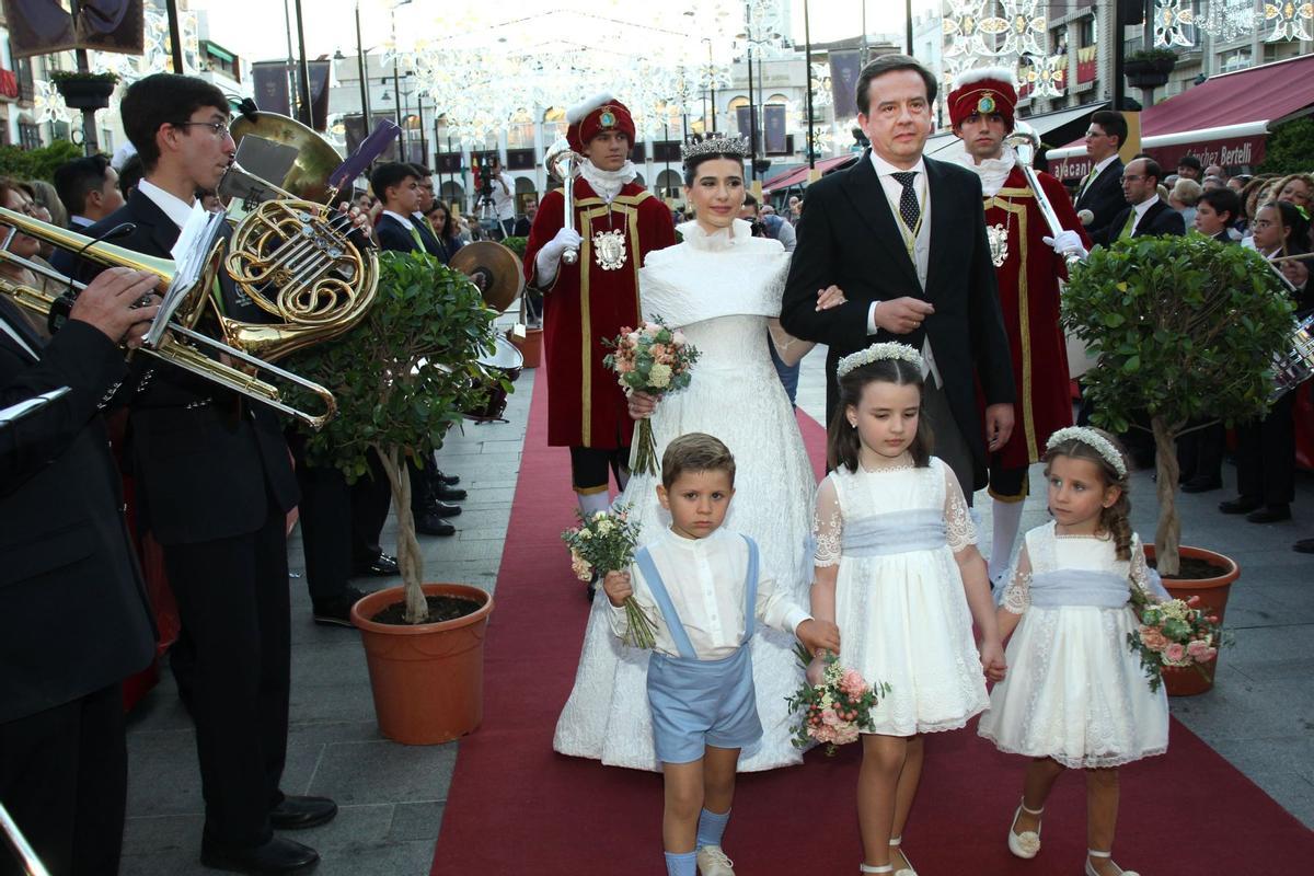 La aracelitana mayor y su corte, tras su proclamación en las fiestas del pasado año.