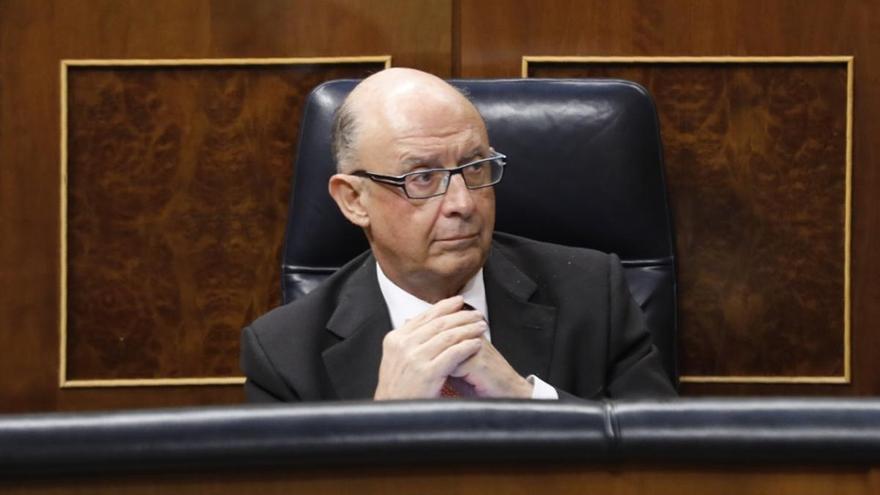 El caso del despacho que fundó Montoro, cinco años atascado por choques entre el juez y los fiscales