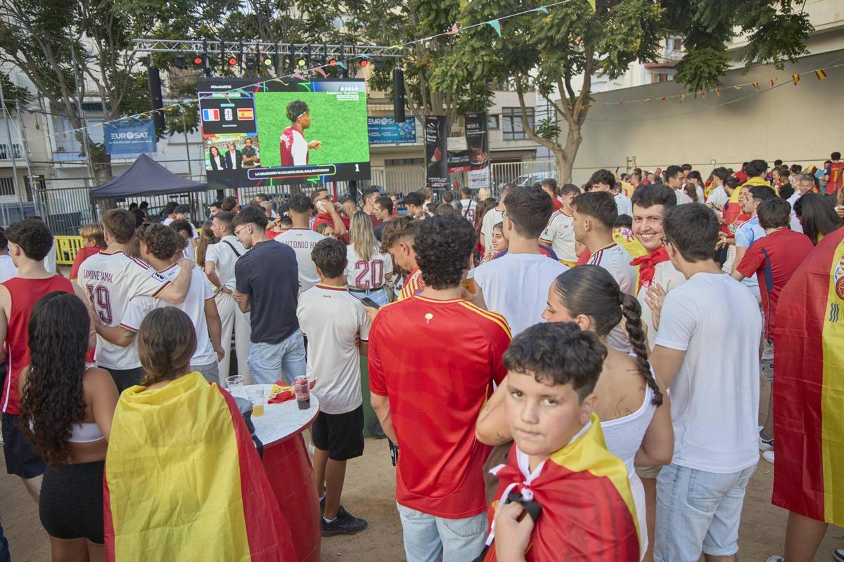 Les imatges de la concentració a Blanes per seguir la selecció espanyola