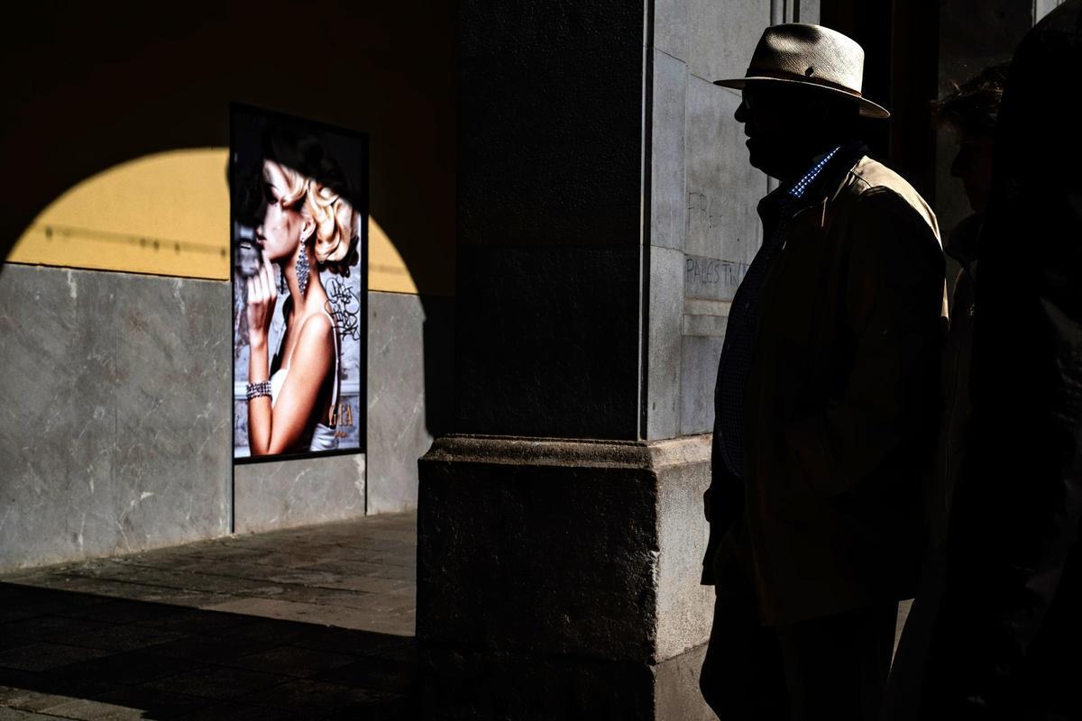 Ein Beispiel von Straßenfotograf Jens F. Kruse für ein gelungenes Silhouetten-Foto