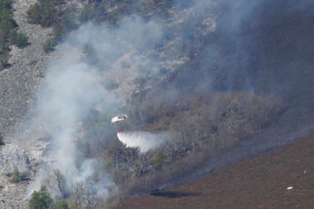 Incendio forestal en Ibias, visto desde Torga.