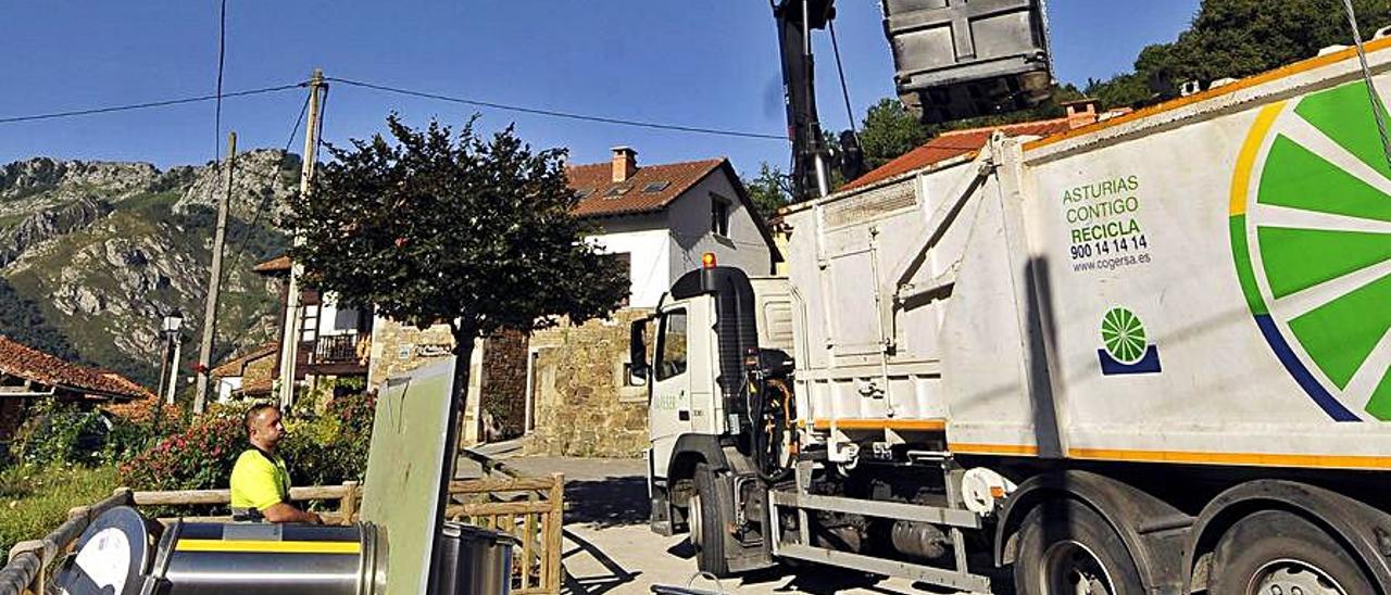 Una estación de reciclaje en Sobrescobio.