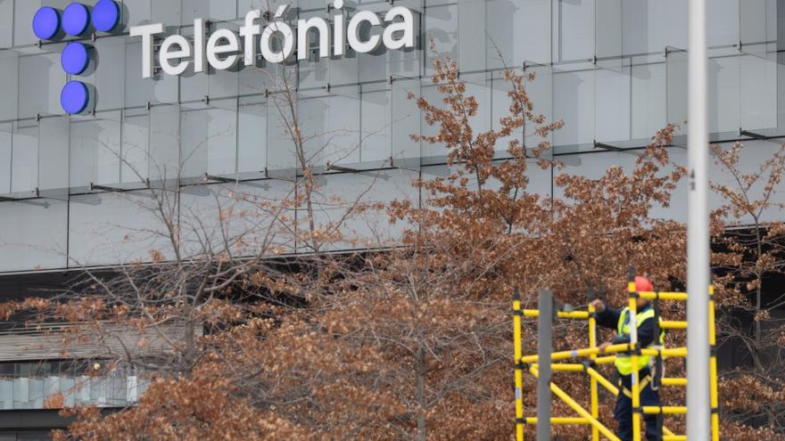 Los títulos de Telefónica se disparan casi un 4% en la Bolsa de Nueva York tras el anuncio de SEPI