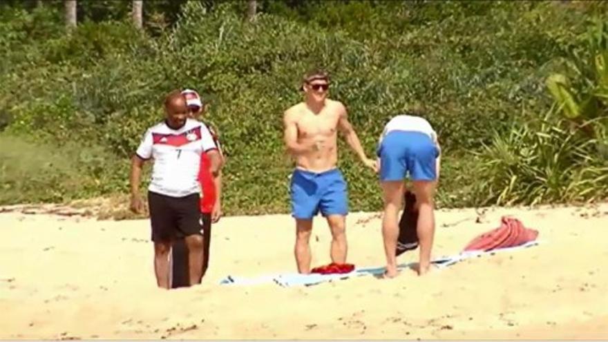 La selección alemana se relaja en la playa