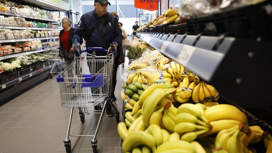 La inflación tumba más del 10% la compra de aceite de oliva, fruta y verdura en Galicia