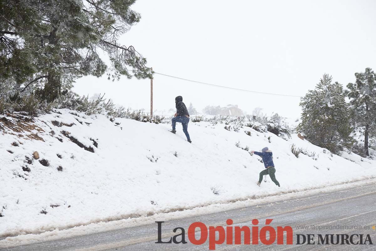 Continúa la nevada en las zonas altas de la comarca del Noroeste