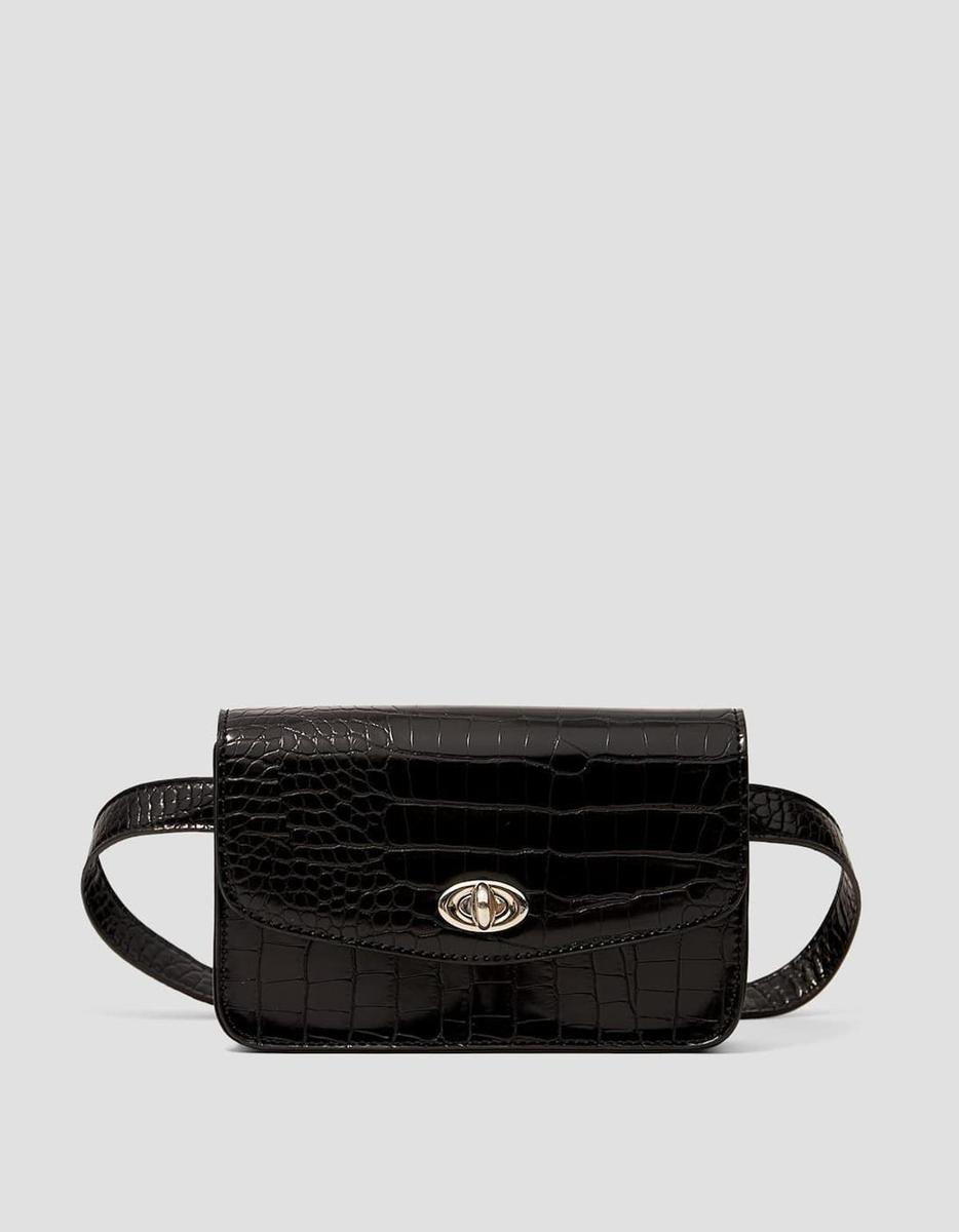 Riñonera coco de Stradivarius (Precio: 7,99 euros)