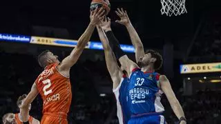 El Anadolu Efes corta en Estambul la racha del Valencia Basket (77 - 73)