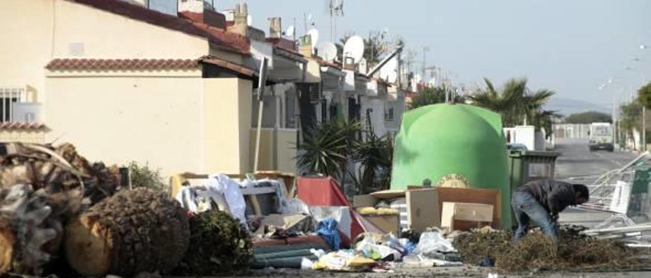 Vecinos de Torretas III alertan de la ocupación ilegal de 80 casas en la urbanización