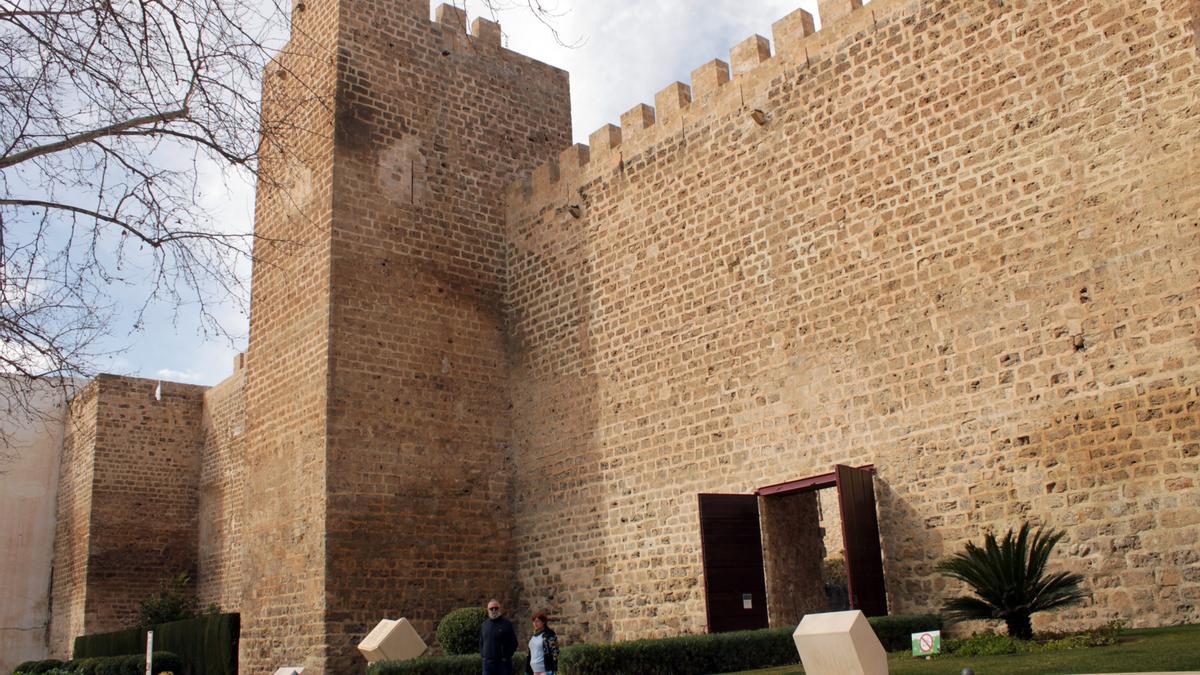 Fachada principal del castillo de Priego, tras la intervención a la que fue sometida y que finalizaba en marzo de 2020.